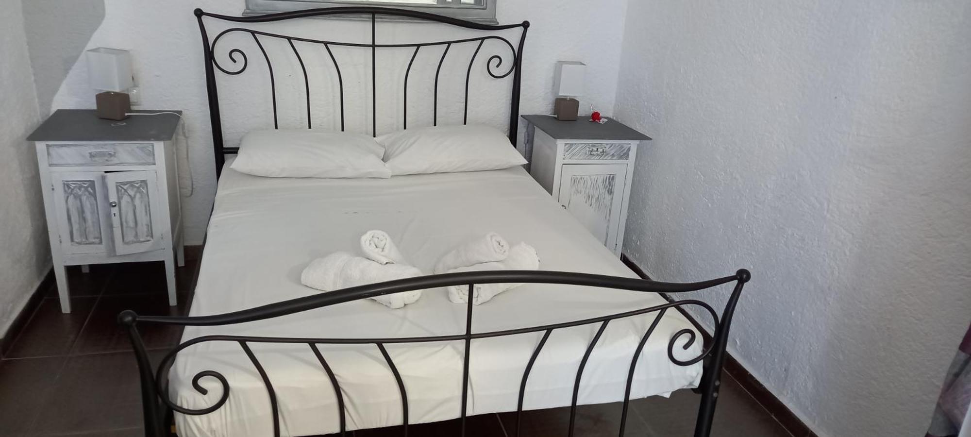 Aposperitis Rooms & Apartments Kini Екстериор снимка
