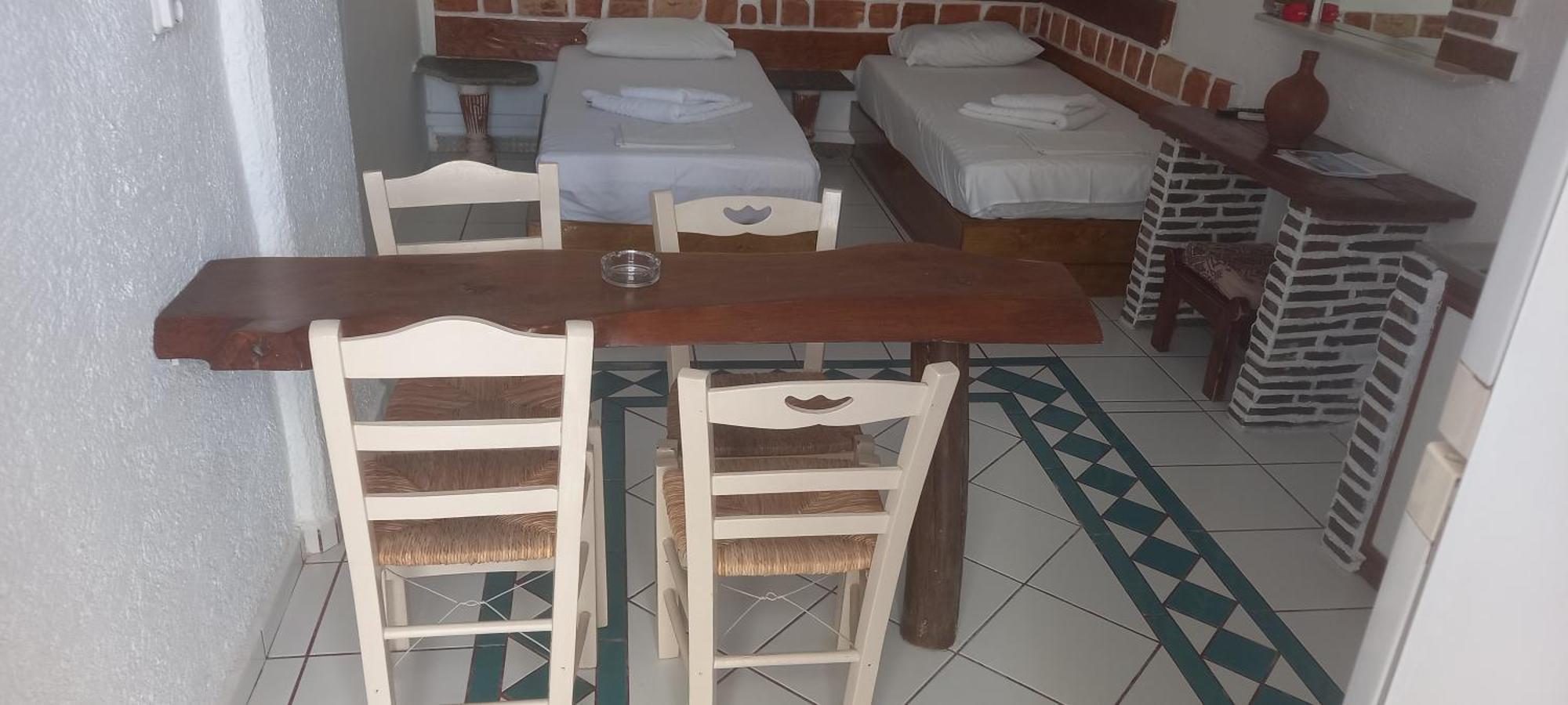 Aposperitis Rooms & Apartments Kini Екстериор снимка