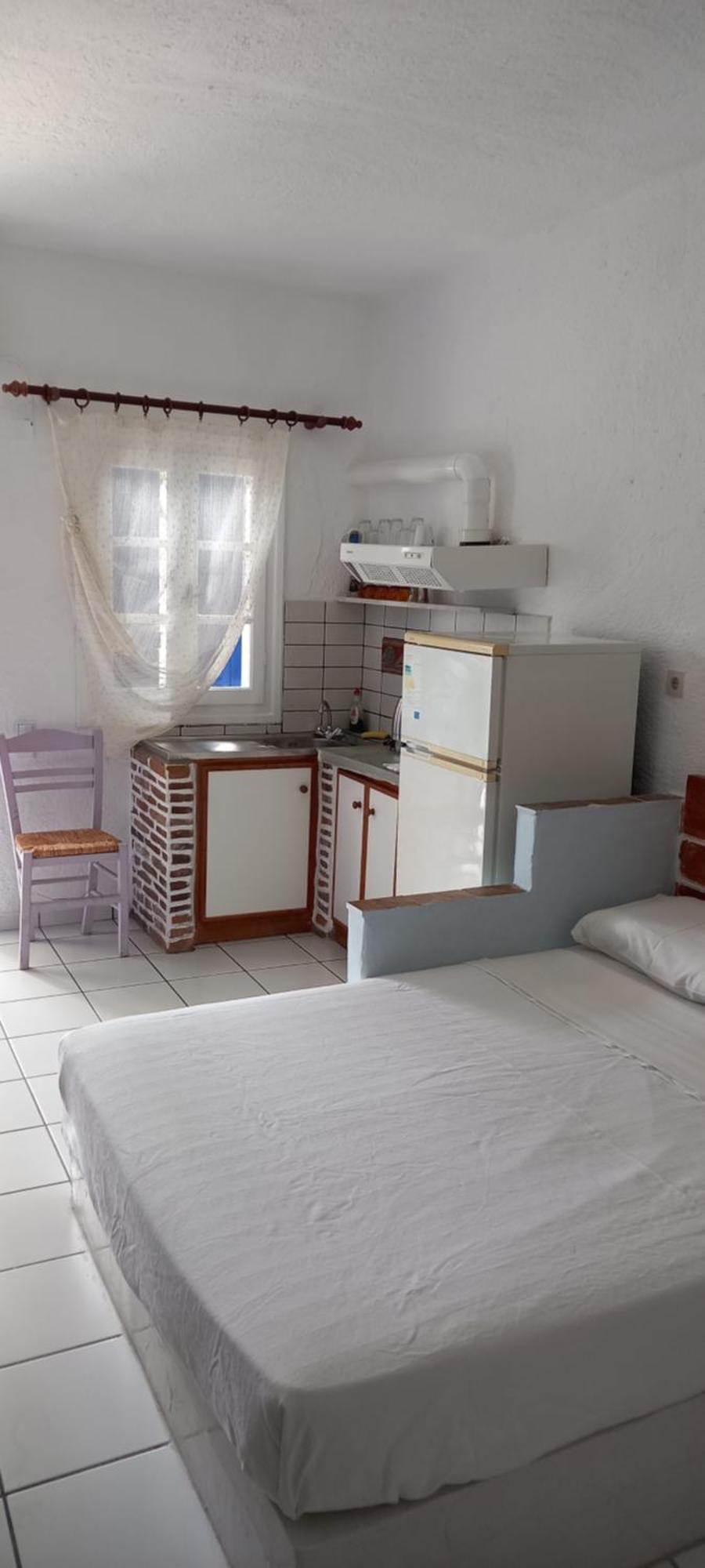 Aposperitis Rooms & Apartments Kini Екстериор снимка