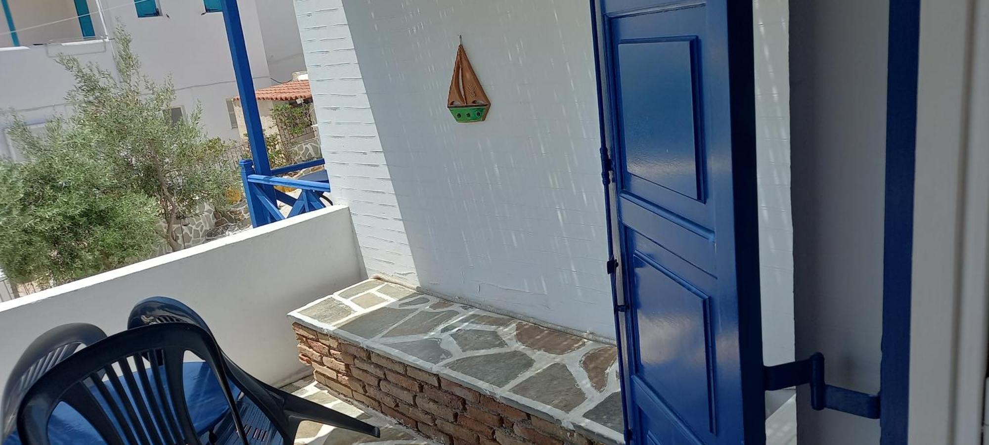 Aposperitis Rooms & Apartments Kini Екстериор снимка